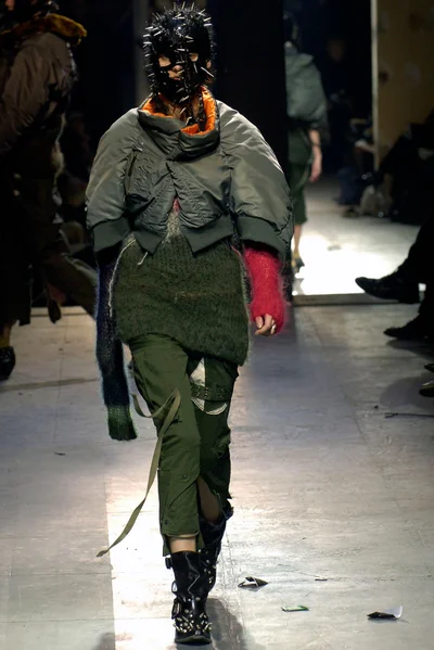 Look 25
